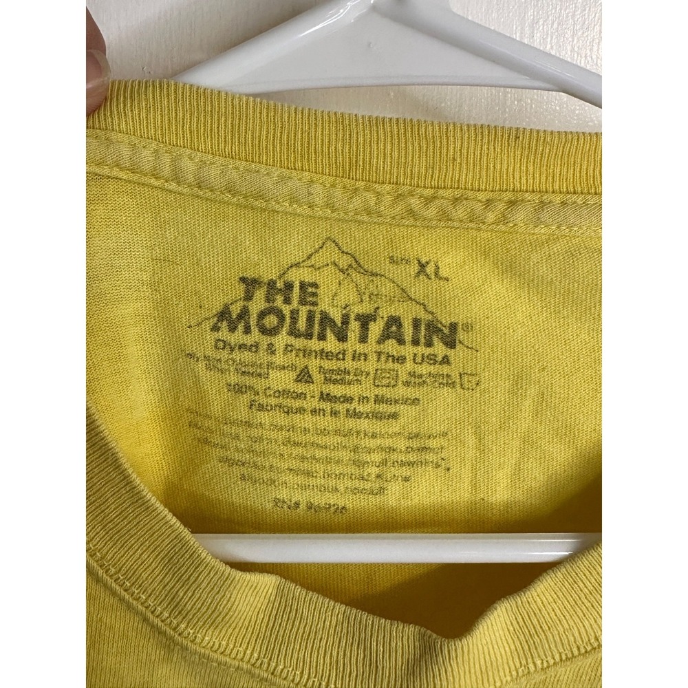 The Mountain Size XL Yellow Rescues Are My‎ Favorite Breed Colorful Dog T-Shirt - Picture 3 of 5